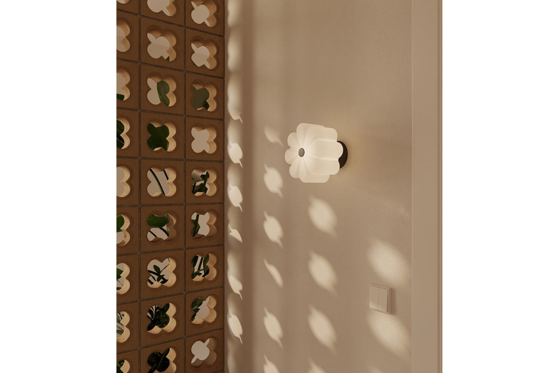 Flow Wall Lamp