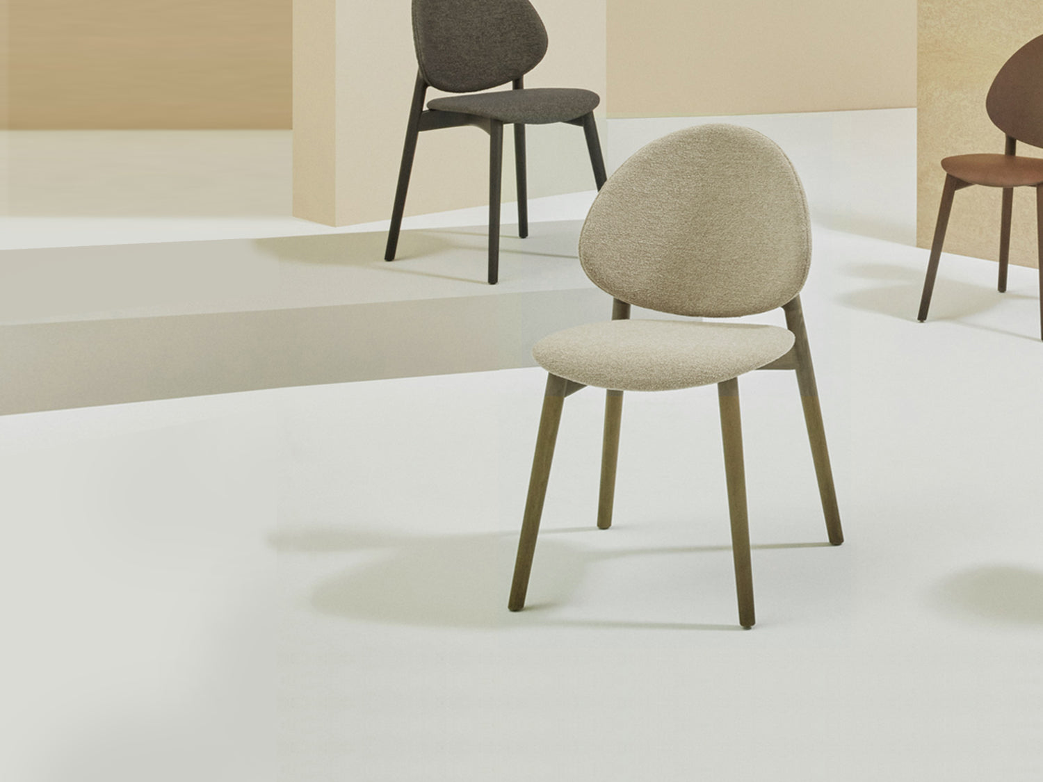 Fleuron 201 Chair