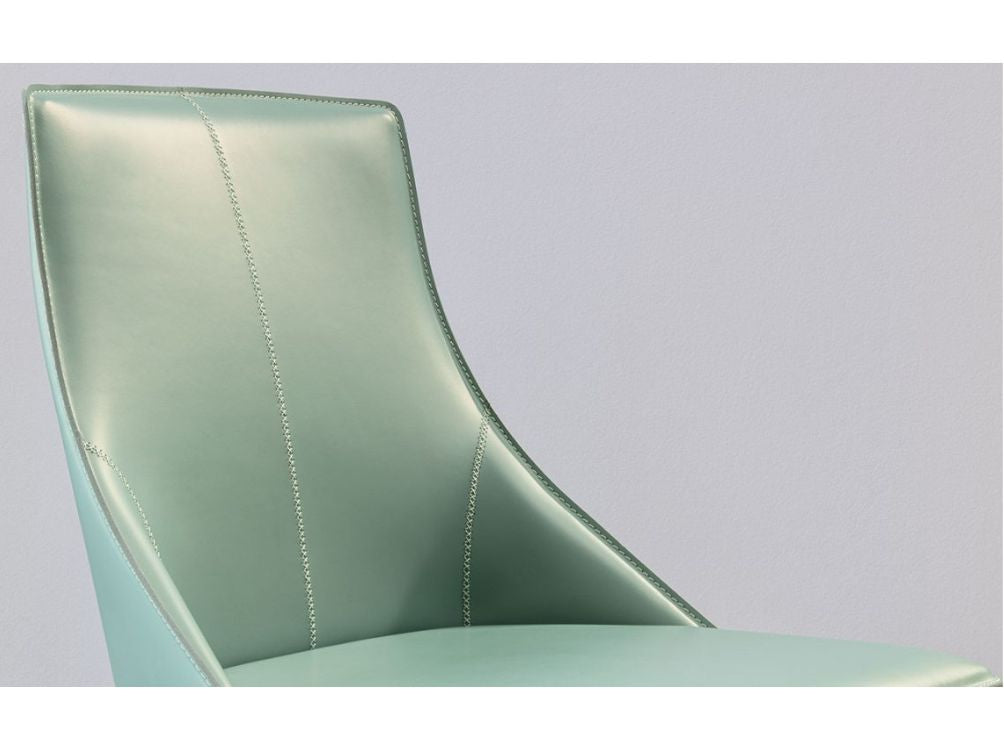 Aura Chair