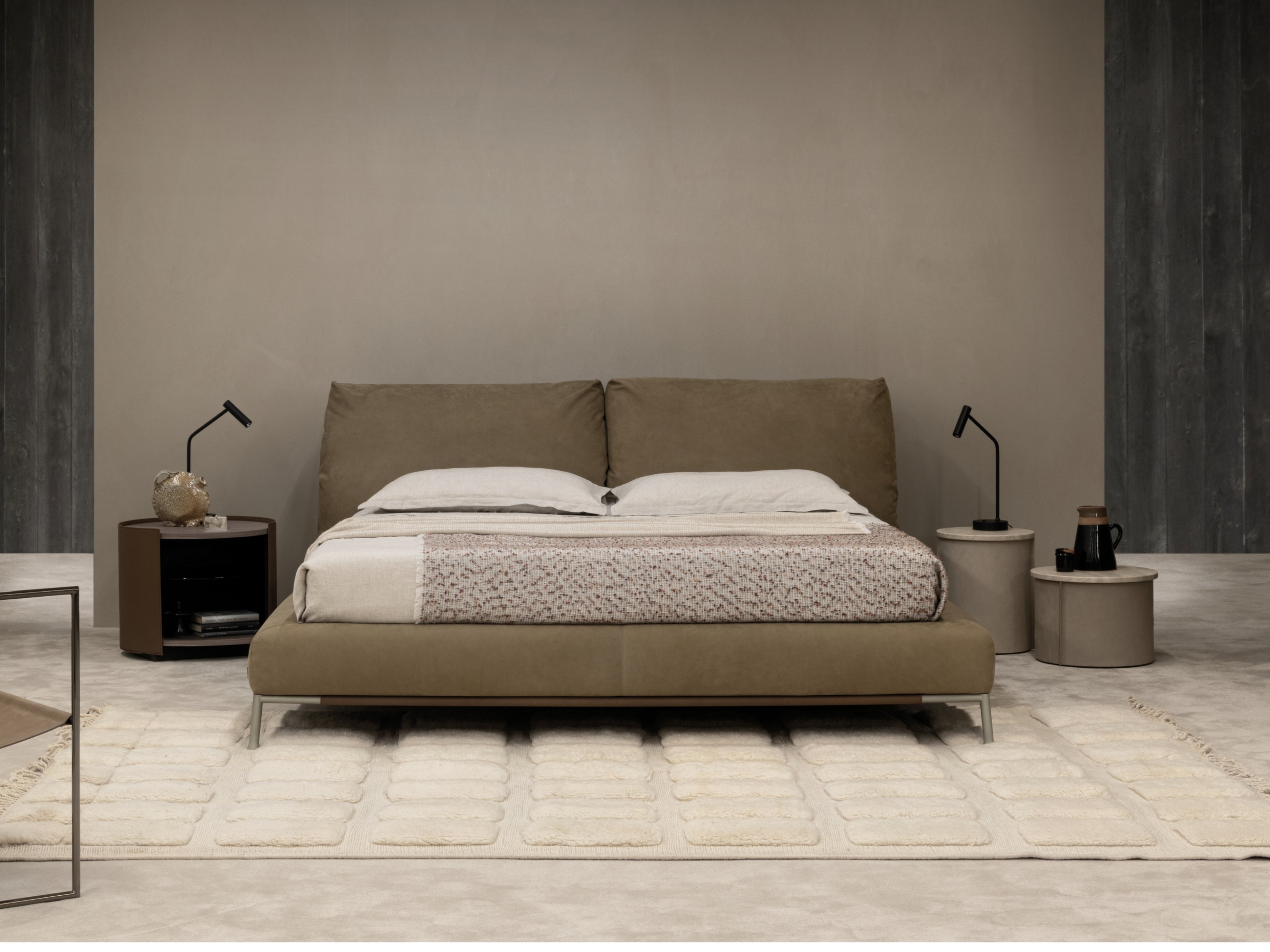 Chapeau Bedframe