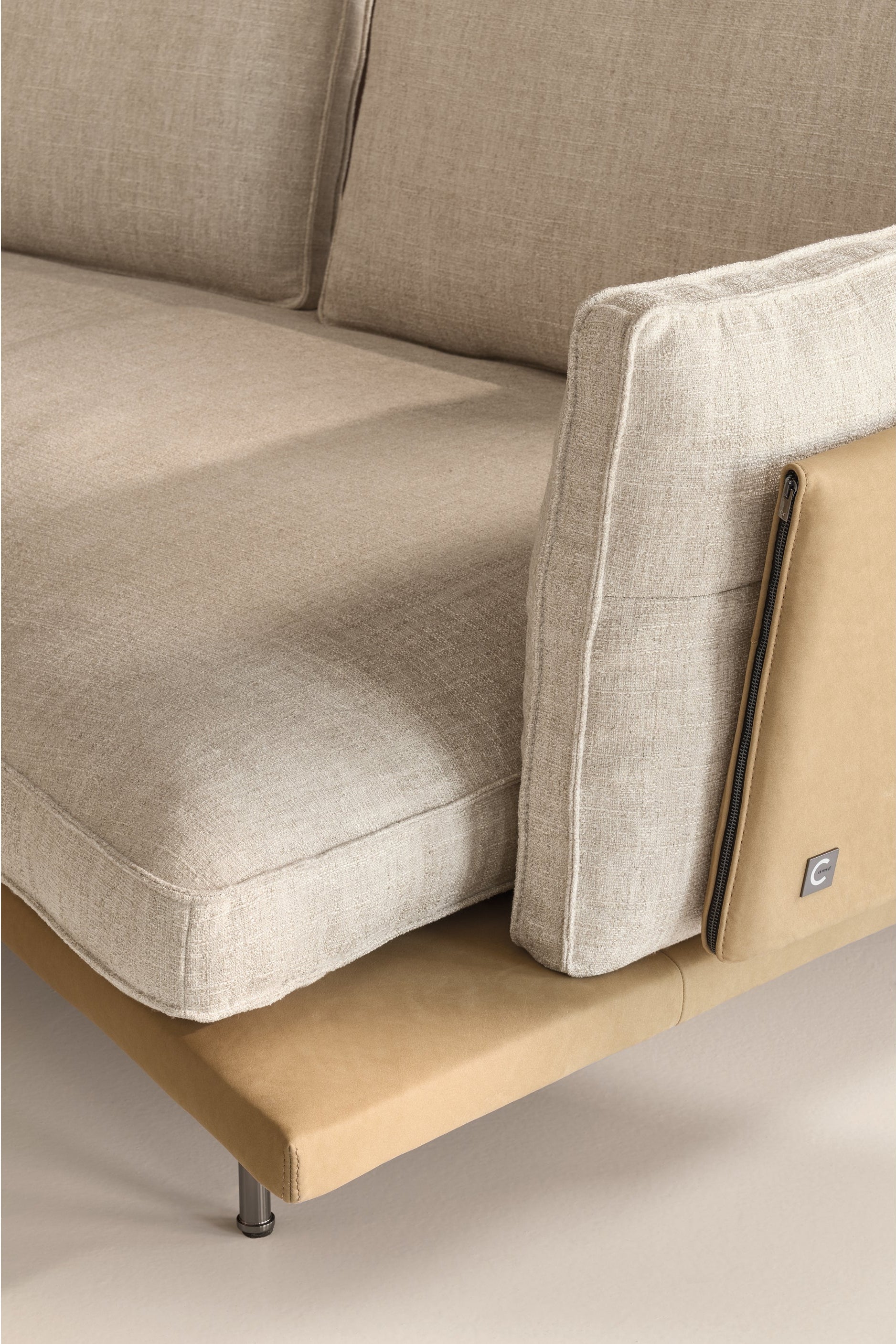 Divine Sofa, dual cover