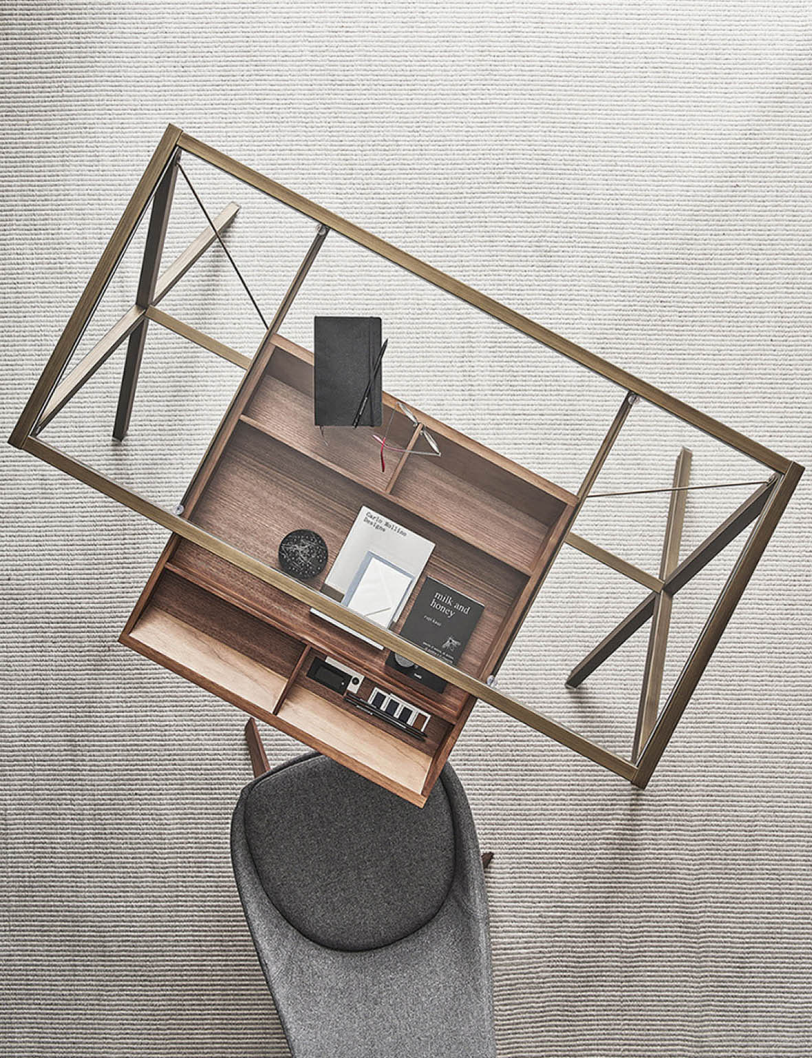 Stylo 140 Glass Top Desk