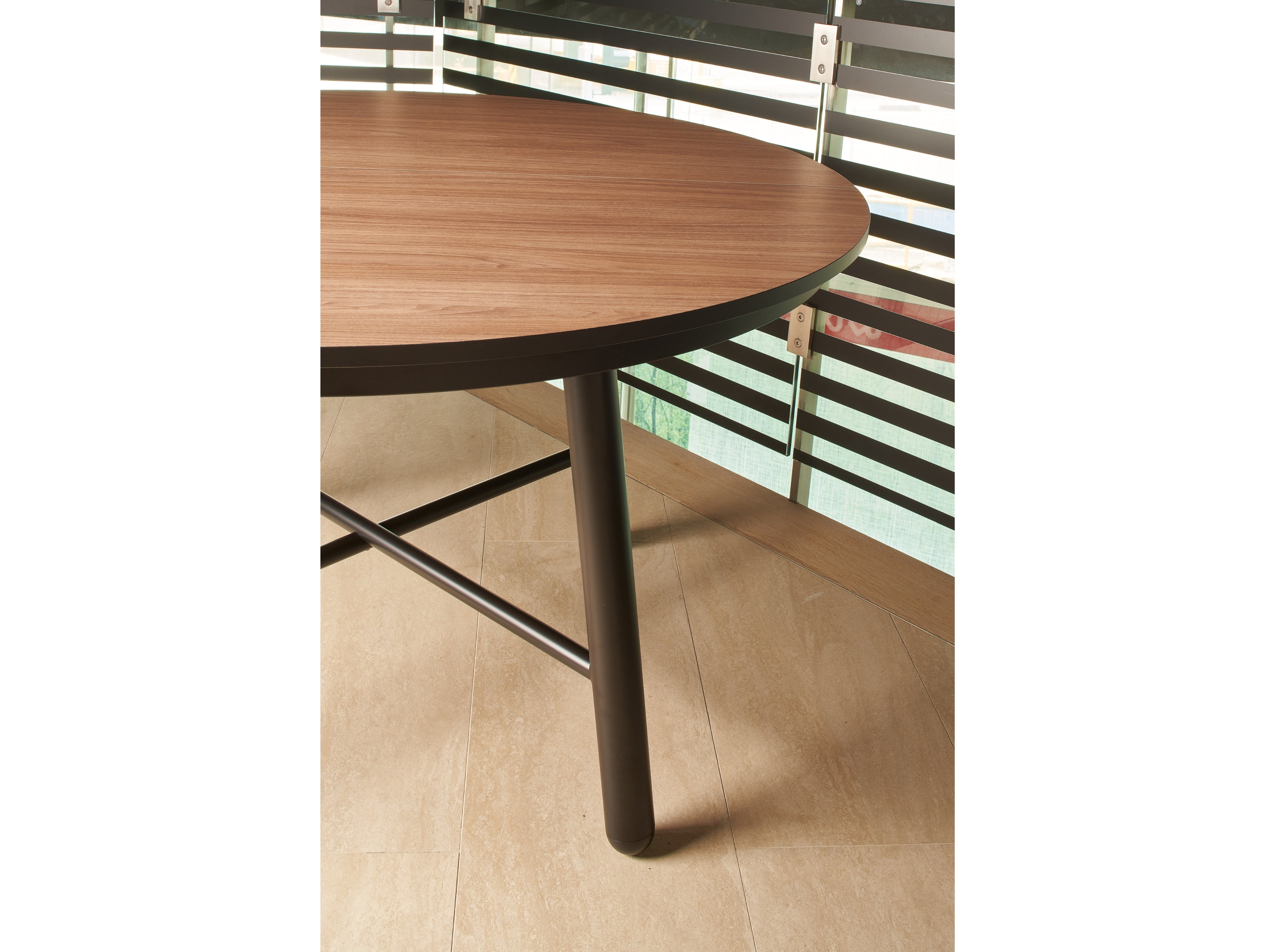COMBO Extendable Round Table - Limited