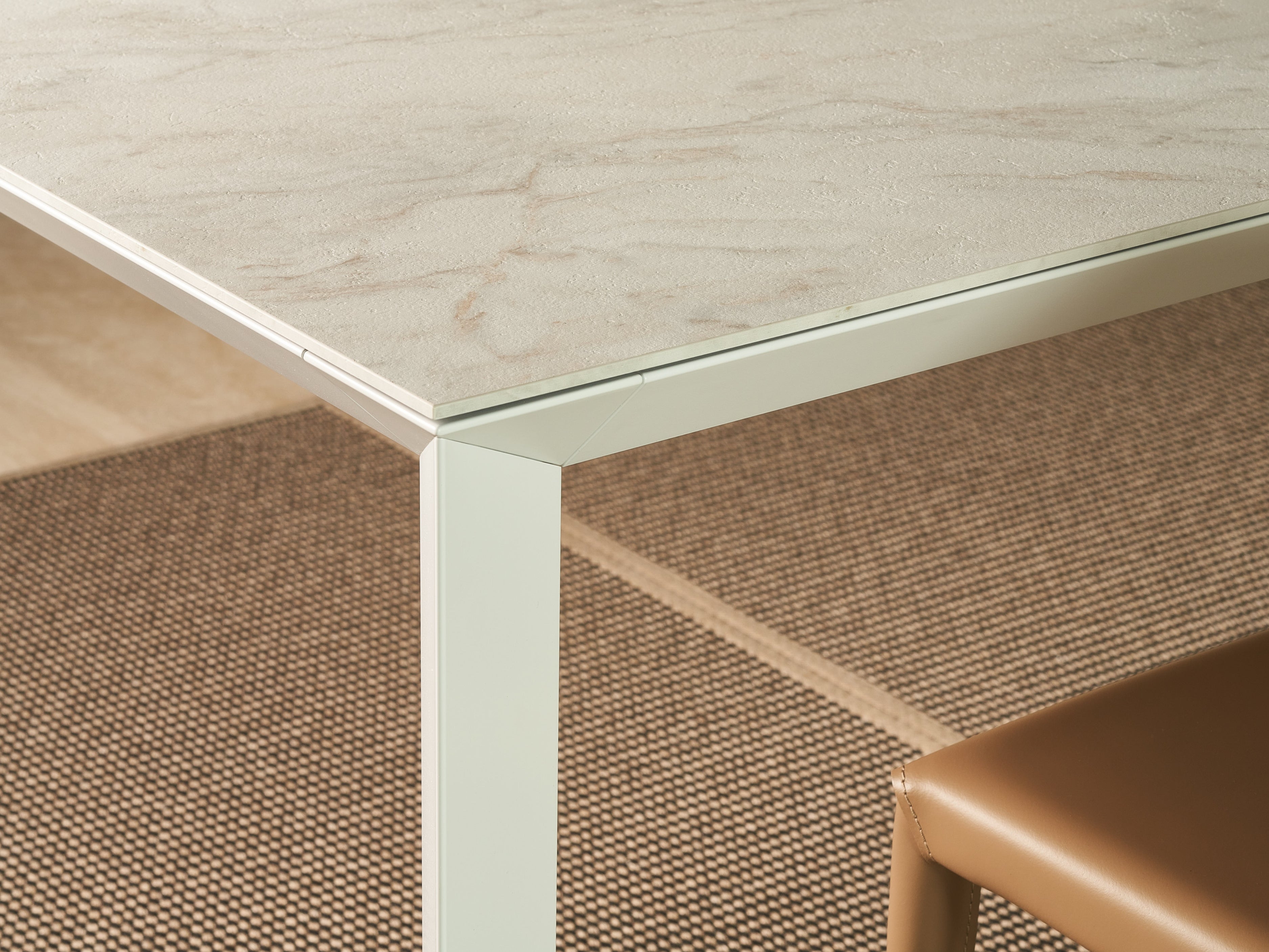 Diamante Extendible Table