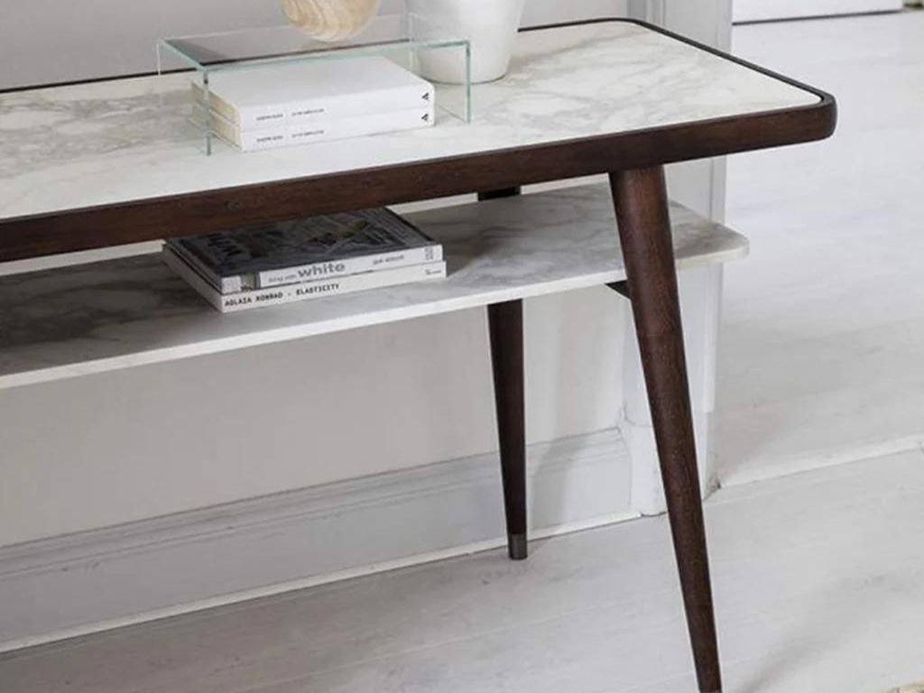 Chantal Console