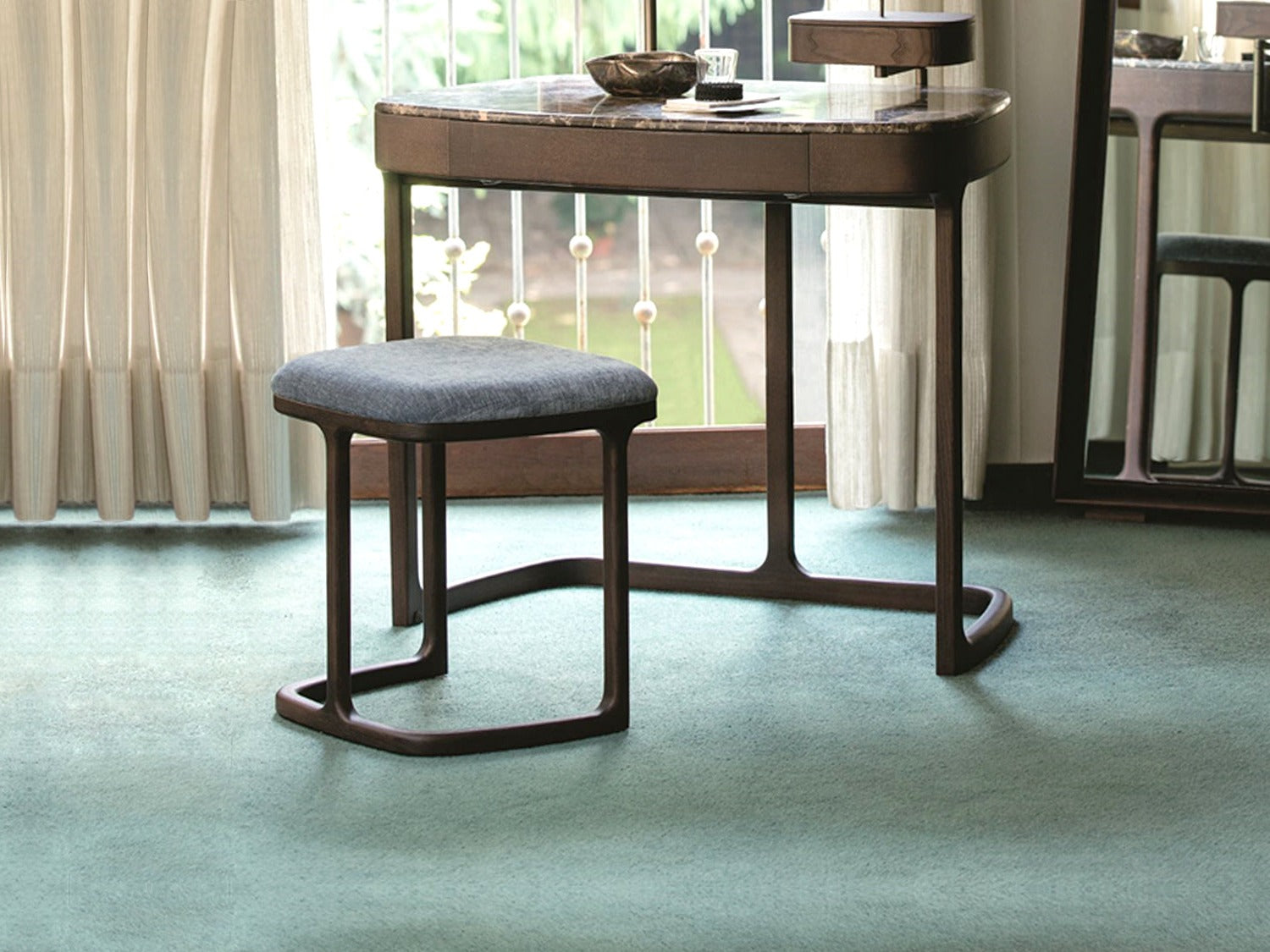 Maskara Stool